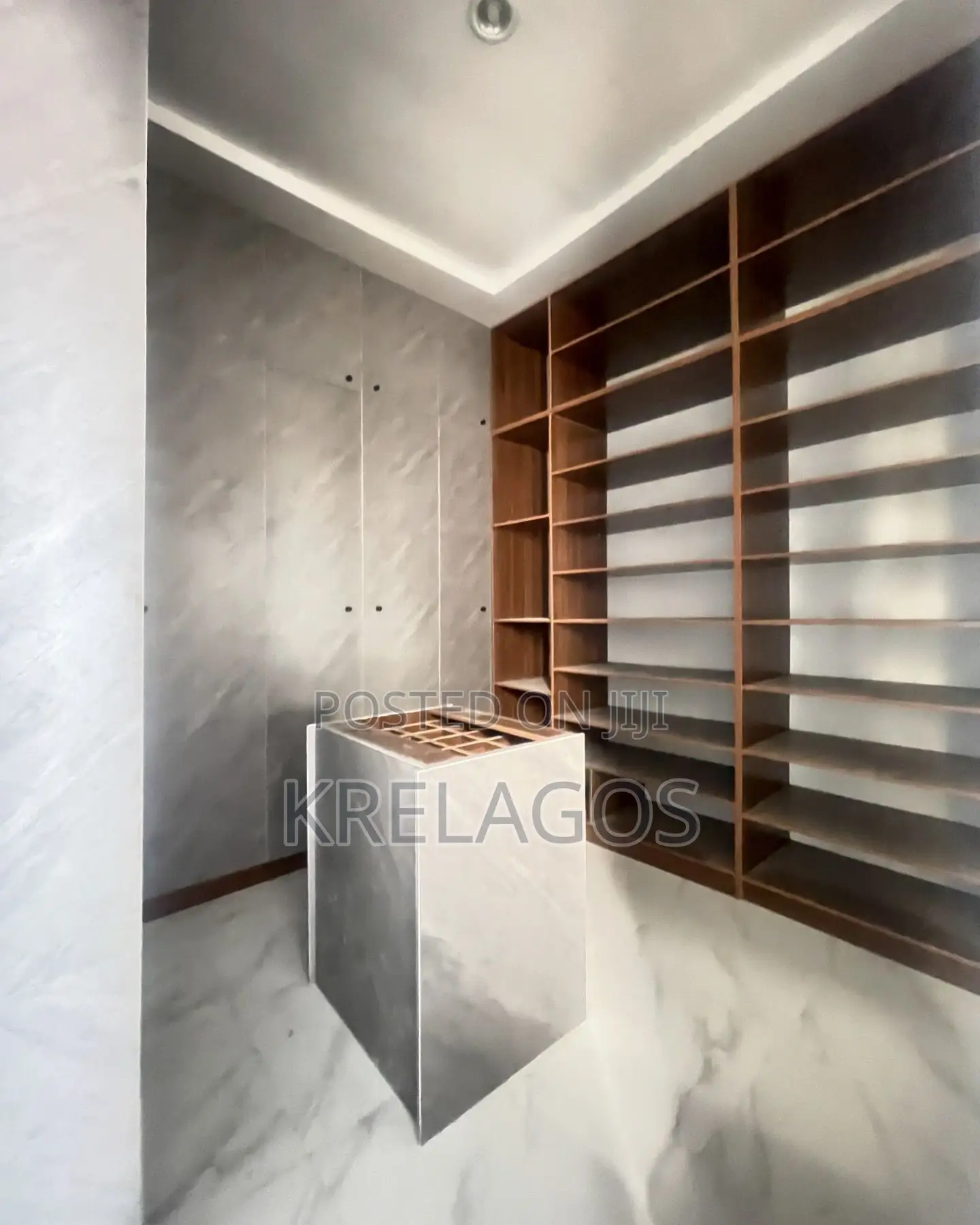 5bdrm Duplex in Ikate for sale