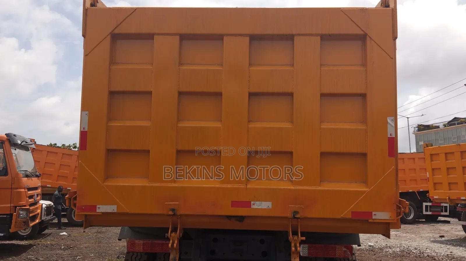 China Used Howo Truck Yellow Colour