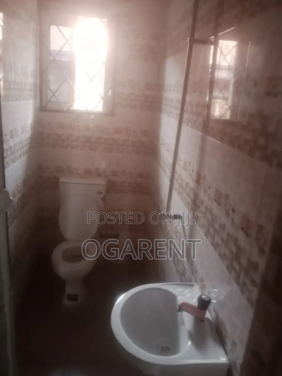 2bdrm Apartment in Peanut Road, Benin City for rent