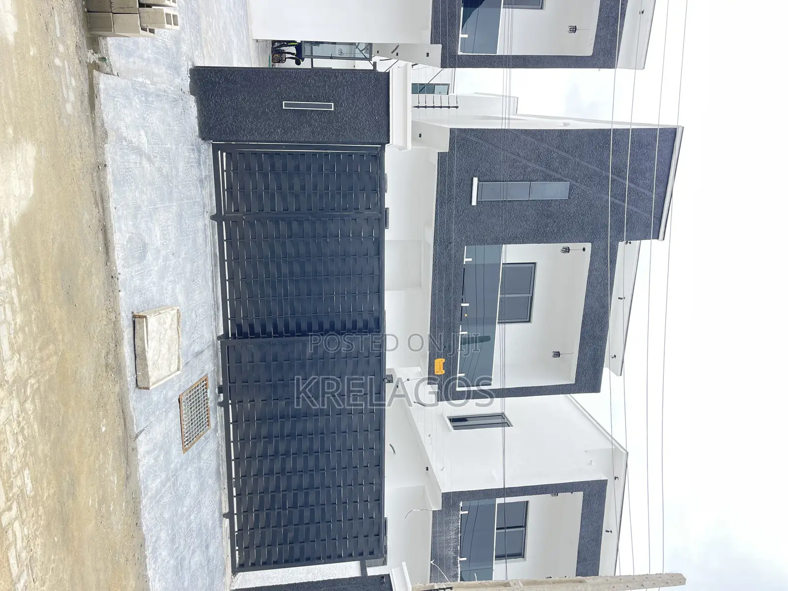 4bdrm Duplex in Ikota for sale