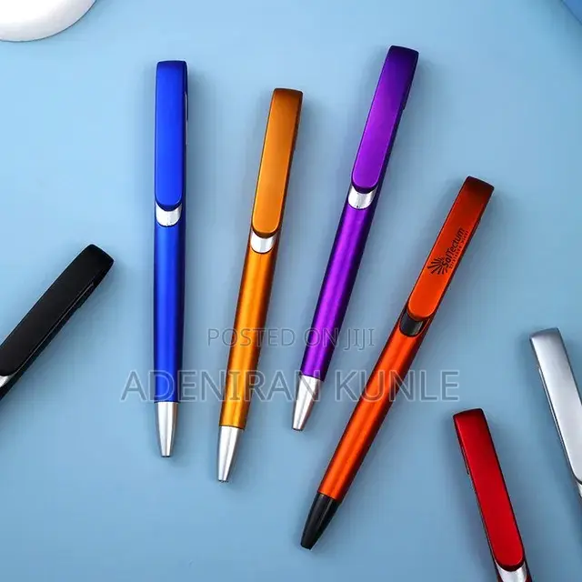 Curvy Plastic Pen