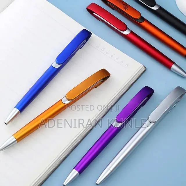 Curvy Plastic Pen