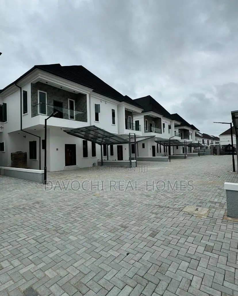 4bdrm Duplex in Lekki Phase 2 for rent