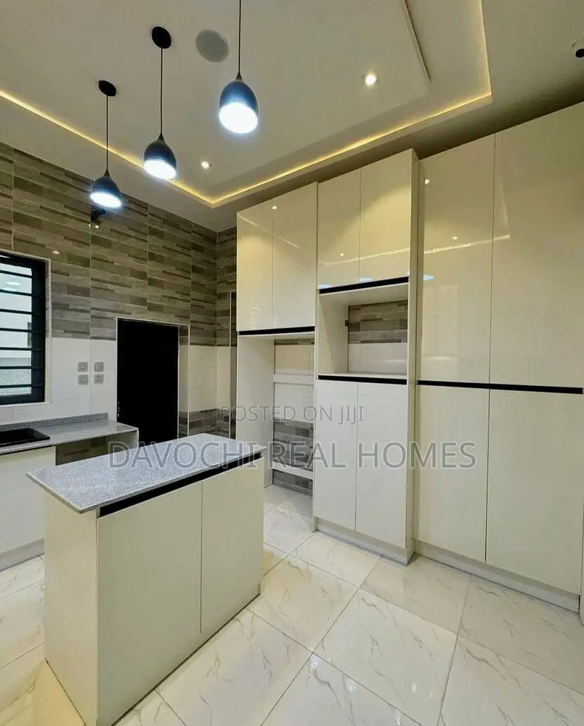4bdrm Duplex in Lekki Phase 2 for rent