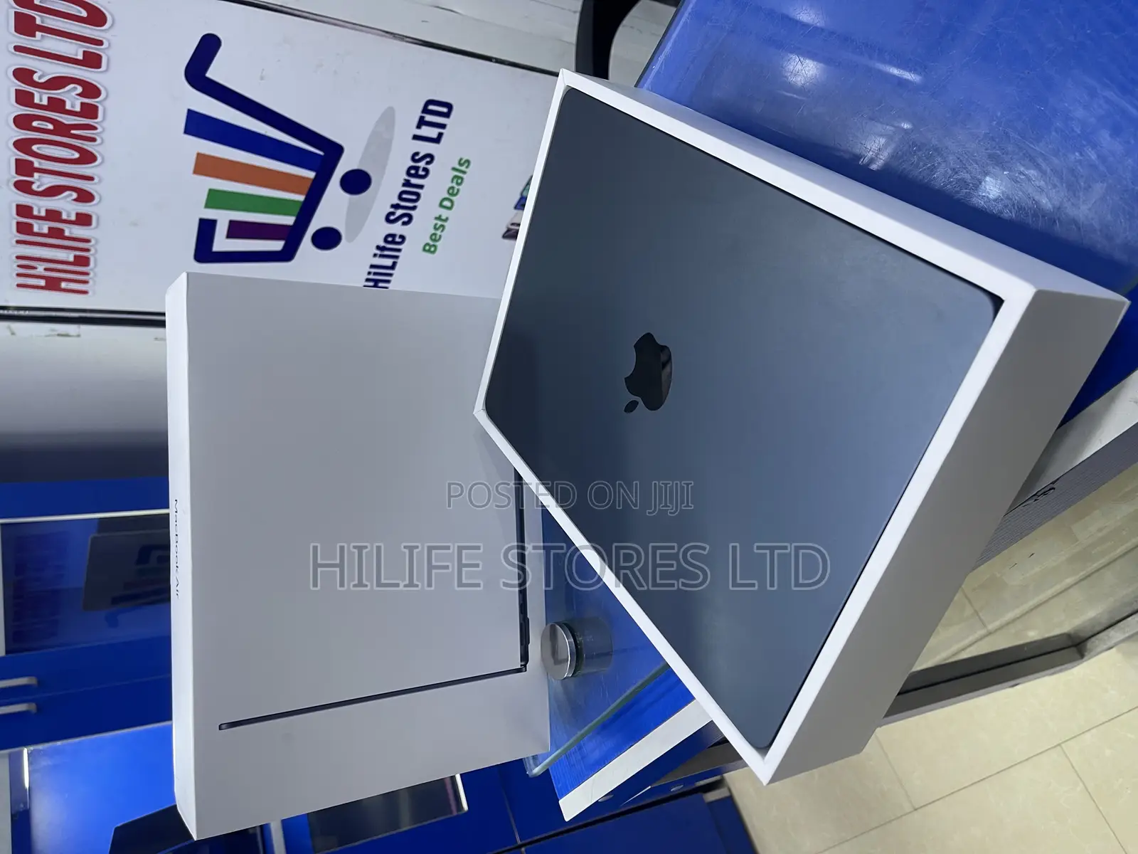 New Laptop Apple MacBook Air 2023 M2 16GB Apple M2 SSD 256GB