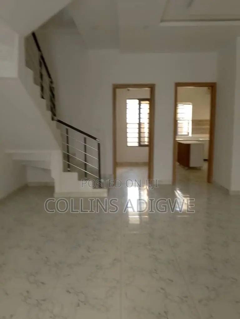 4bdrm Duplex in Harris Drive Vgc for sale