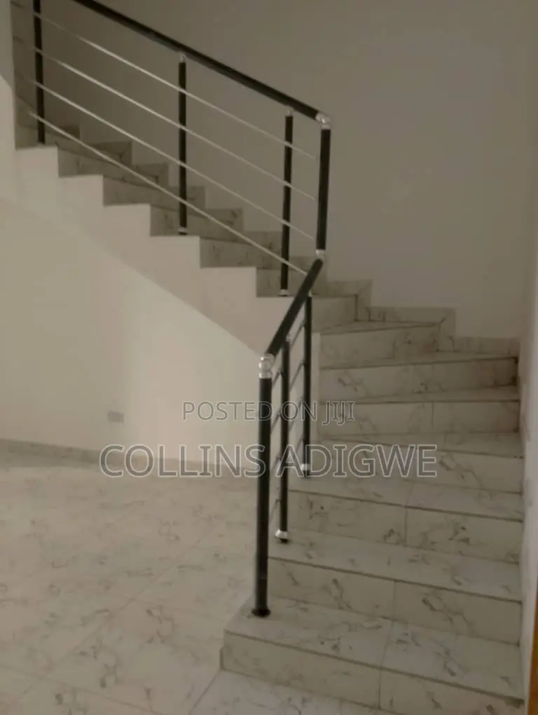 4bdrm Duplex in Harris Drive Vgc for sale