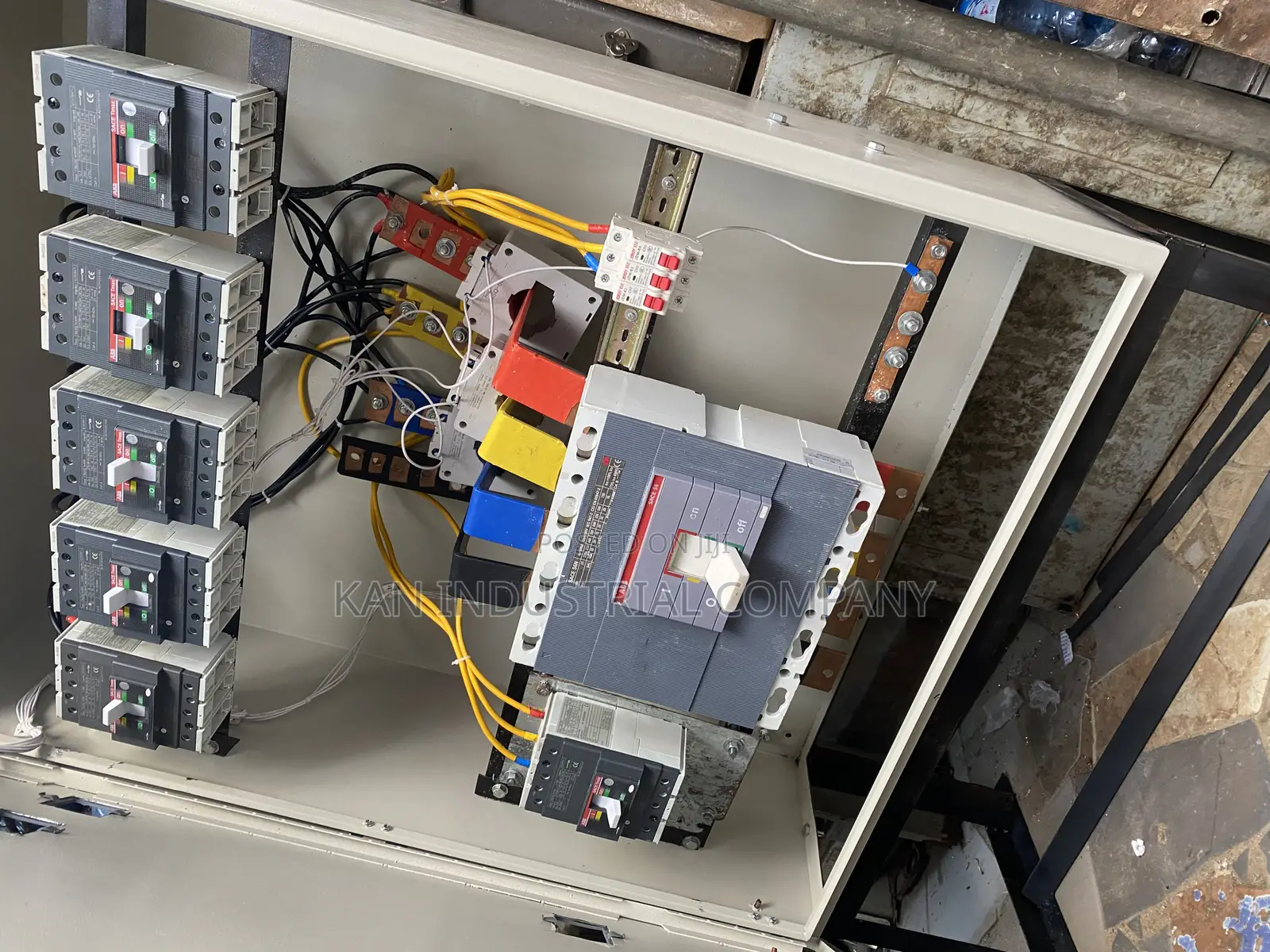 250a Outgoing 800amps Main