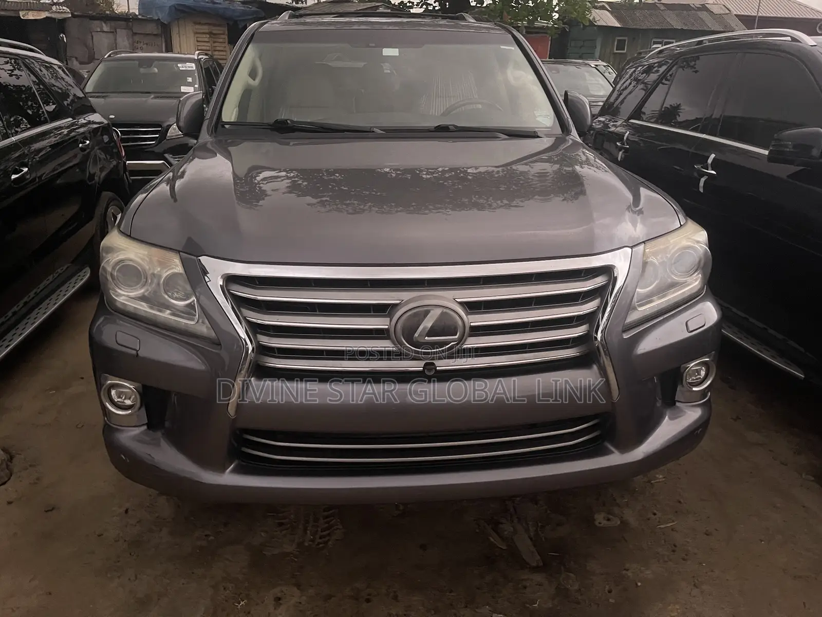 Lexus LX 570 AWD 2014 Gray