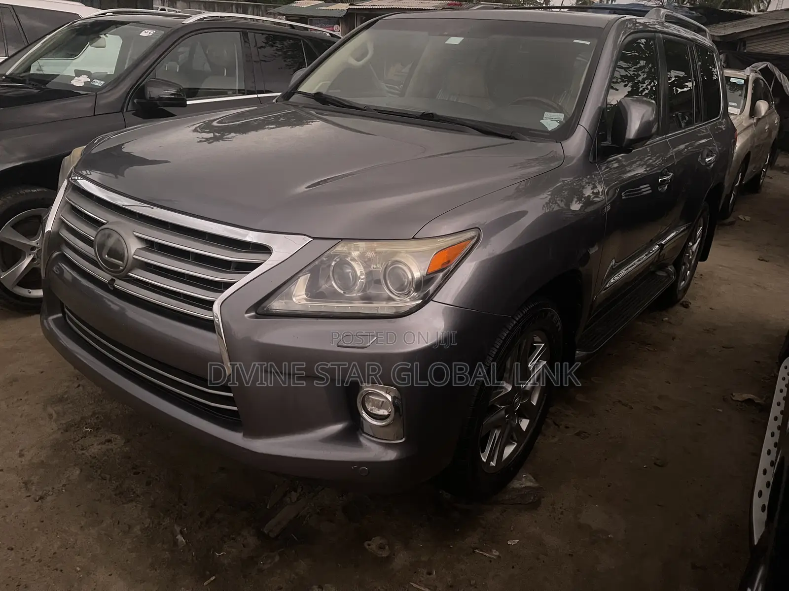 Lexus LX 570 AWD 2014 Gray