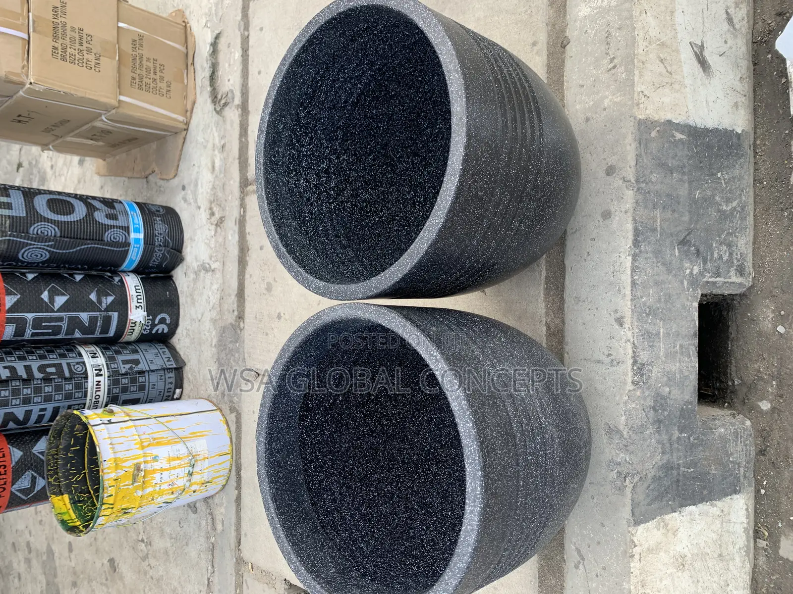Indoor/Outdoor Round Flower Pots