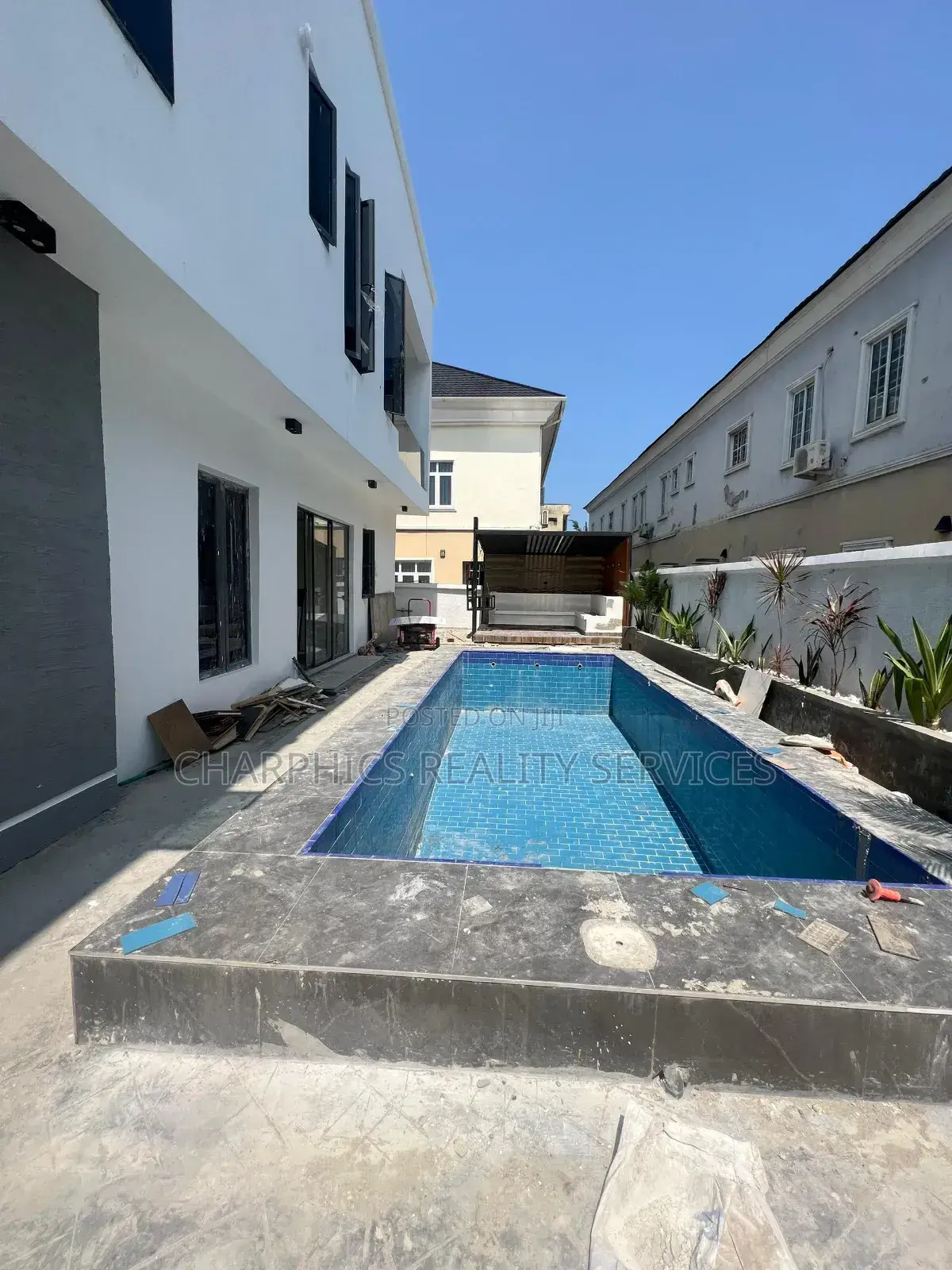 5bdrm Duplex in Lekki for sale