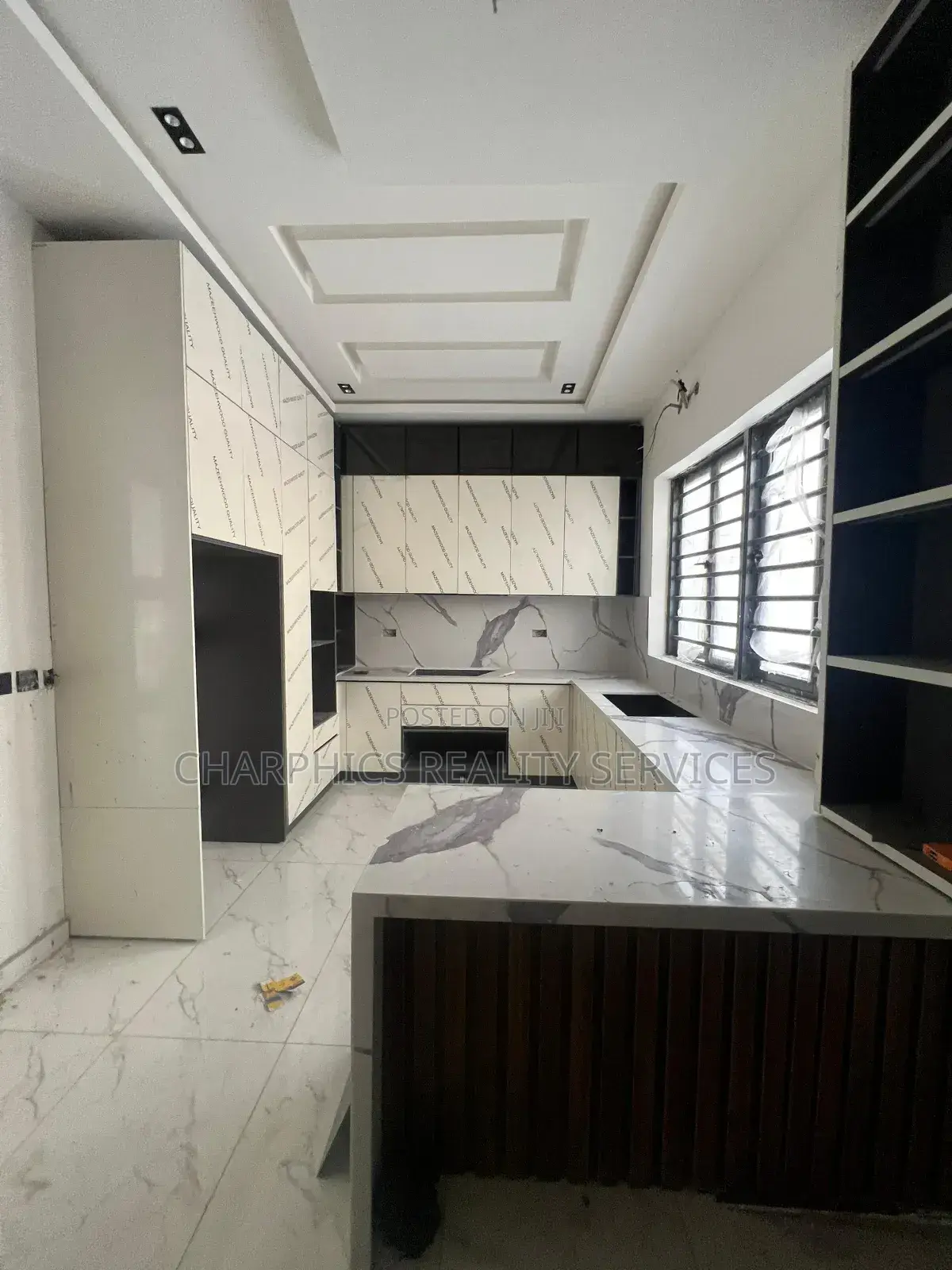 5bdrm Duplex in Lekki for sale