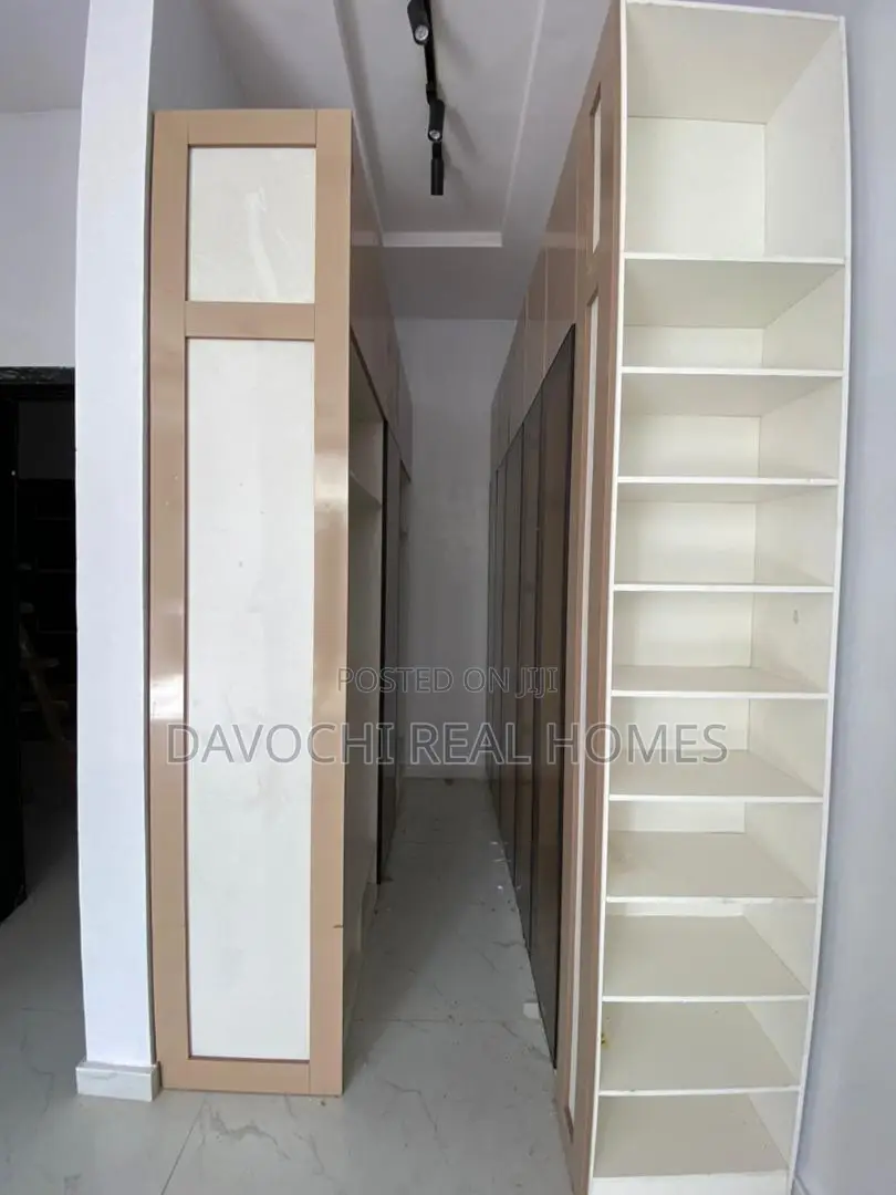 5bdrm Duplex in Lekki Phase 2 for sale
