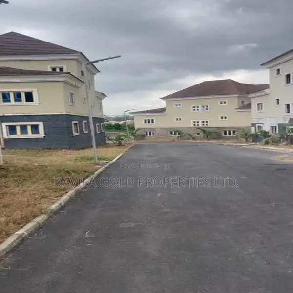 4bdrm Block of Flats in Estate For Sale!!, Karmo for sale
