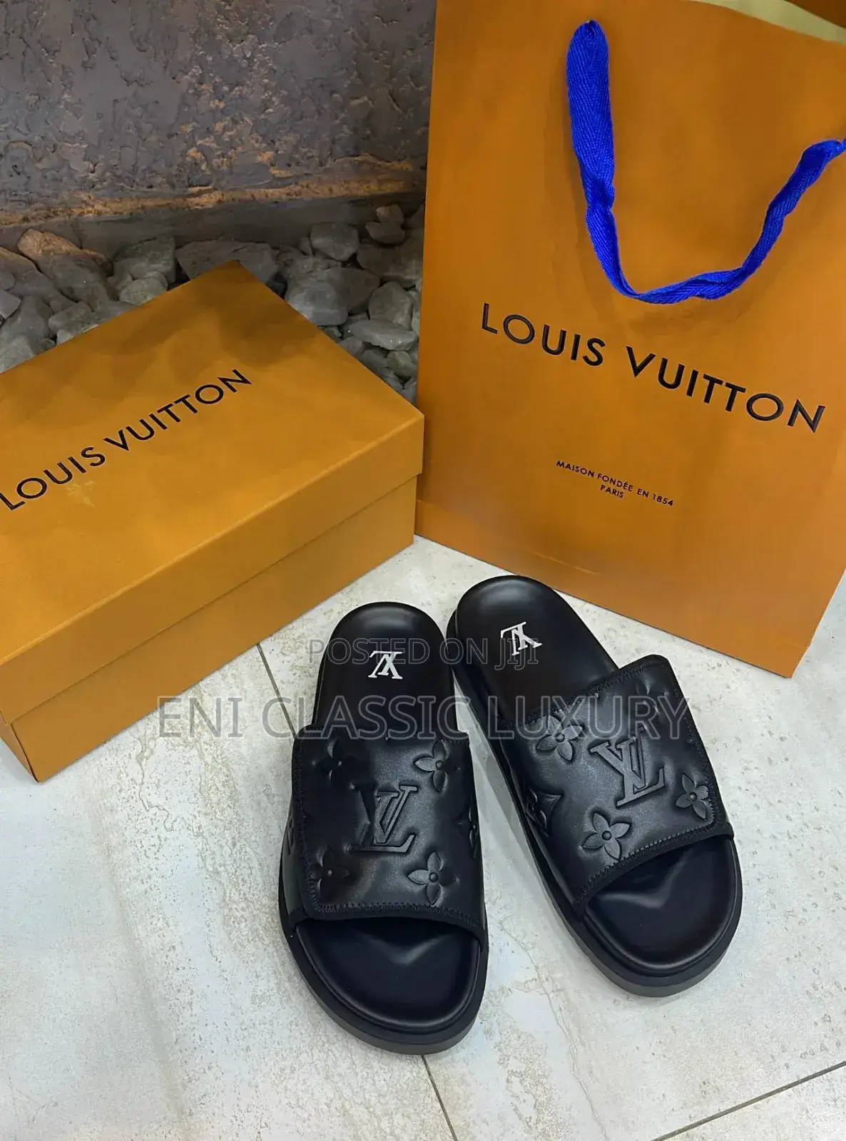 Classic Luxury Men's Slippers Louis Vuitton Available