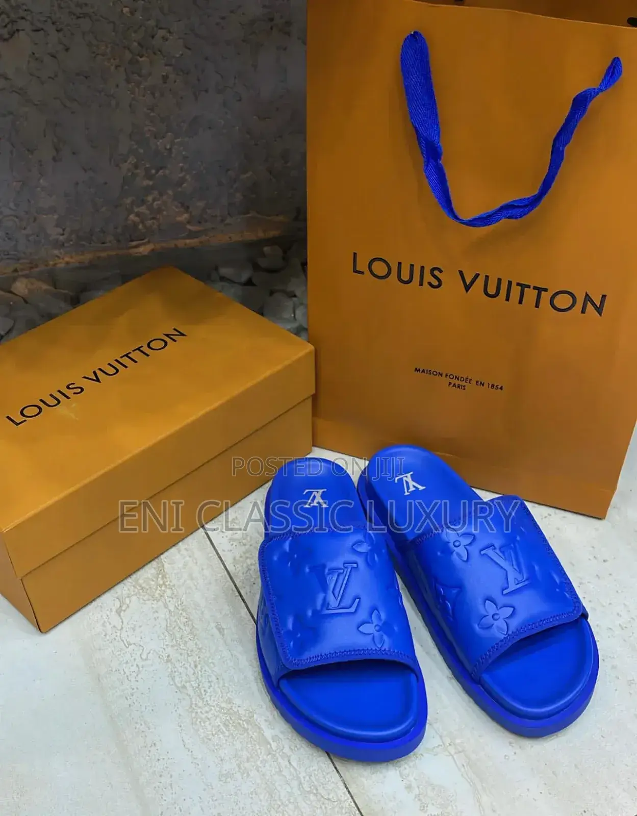 Classic Luxury Men's Slippers Louis Vuitton Available