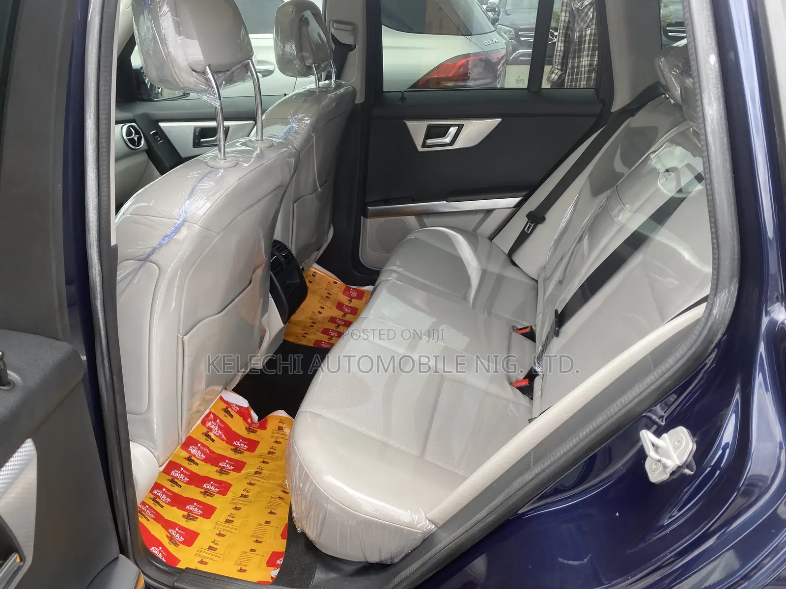 Mercedes-Benz GLK-Class Base GLK 350 4dr AWD 4MATIC (3.5L 6cyl 7A) 2015