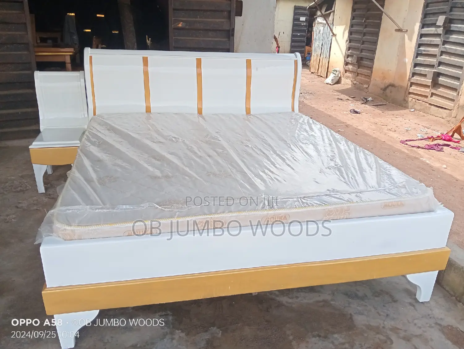 Well Finished Wooden Bed Made With Pure Wood