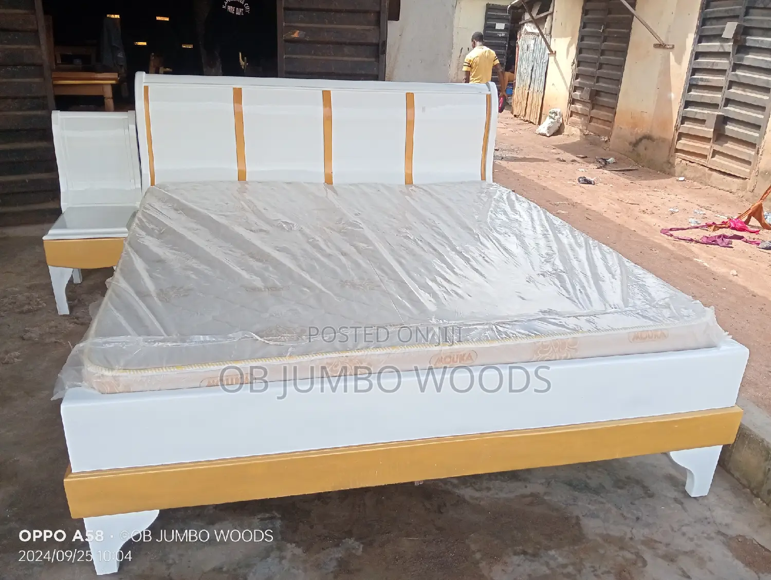 Well Finished Wooden Bed Made With Pure Wood