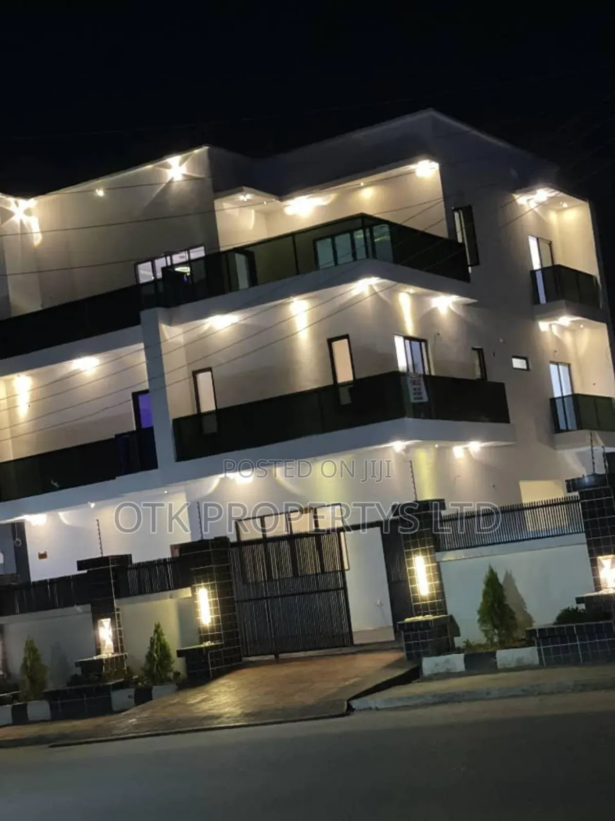 Furnished 4bdrm Duplex in Fo1, Kubwa for sale