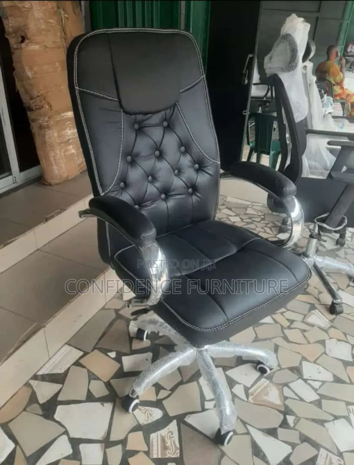 Office Leather Swivel Chair With Padded Hand
