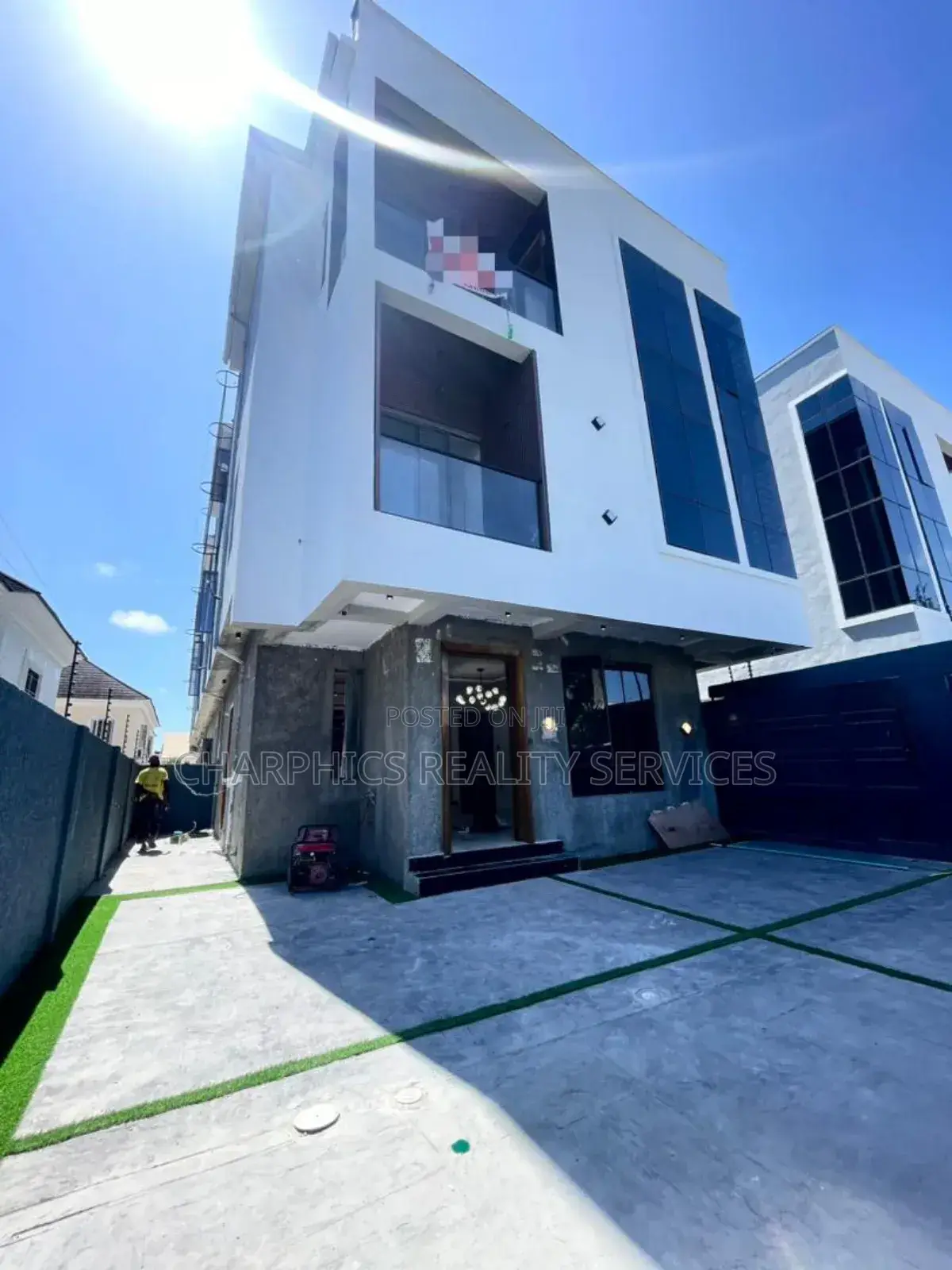 5bdrm Duplex in Lekki Phase 1 for sale