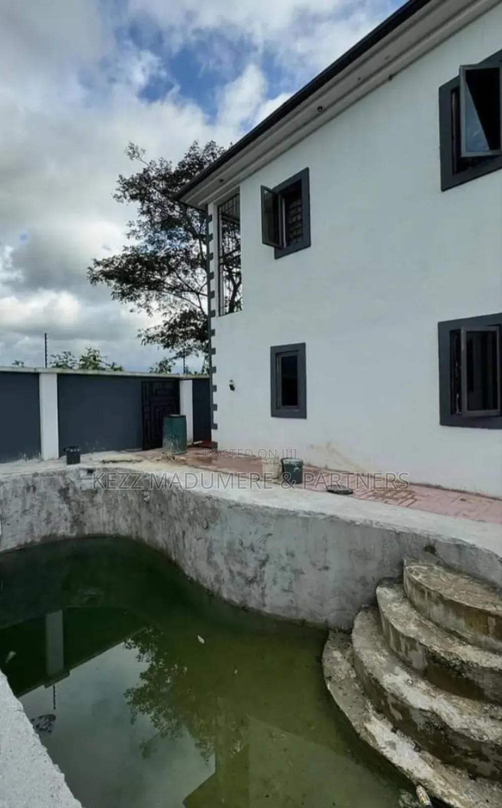 5bdrm Duplex in Army Range , Port for sale