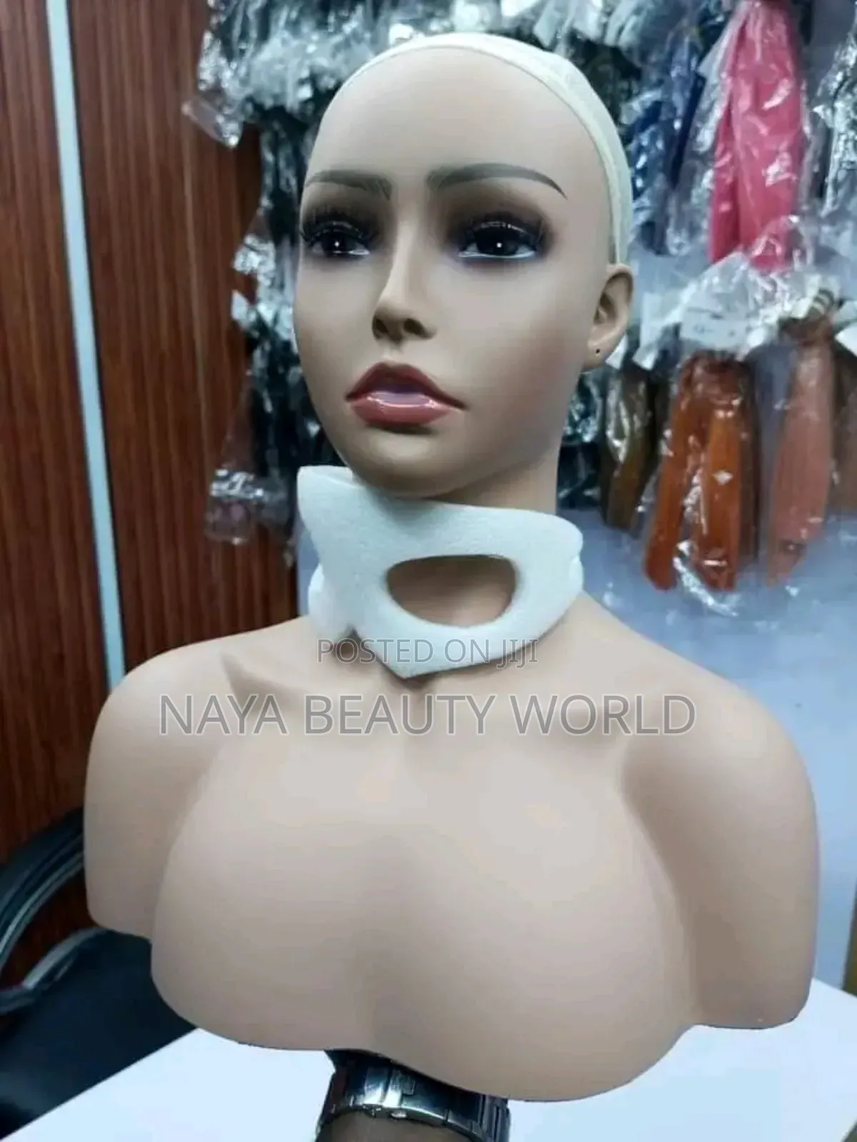Chest Mannequin Head With Shoulder and Full Eye Lashes