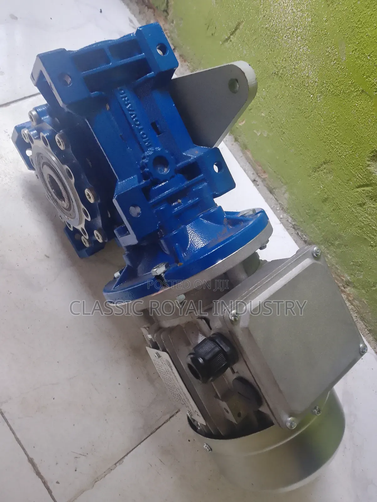 Gear Motor Ratio 100:1 Motovario