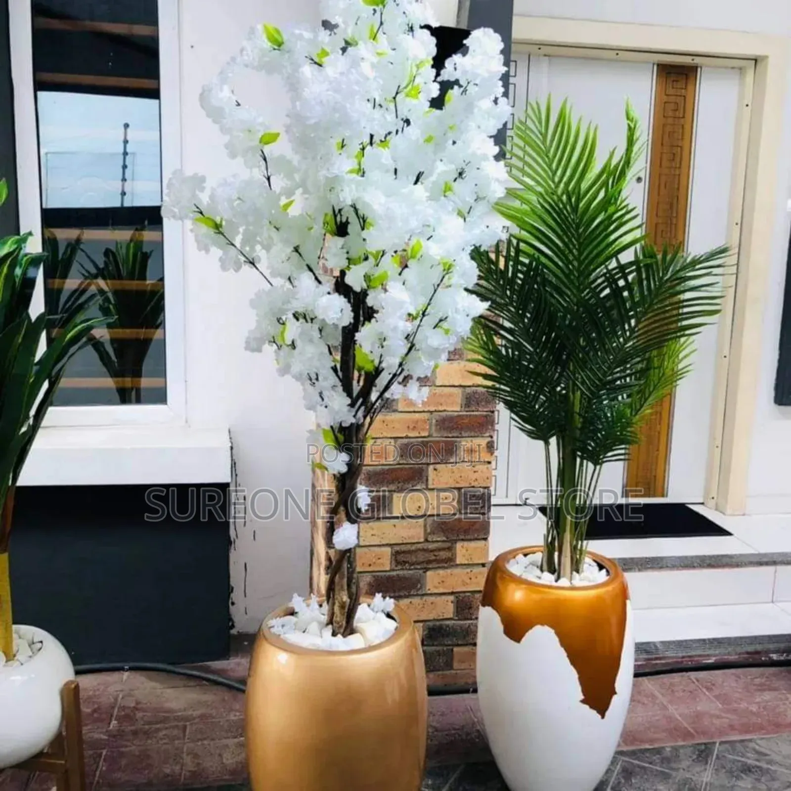 Flower and Vase Best Quality