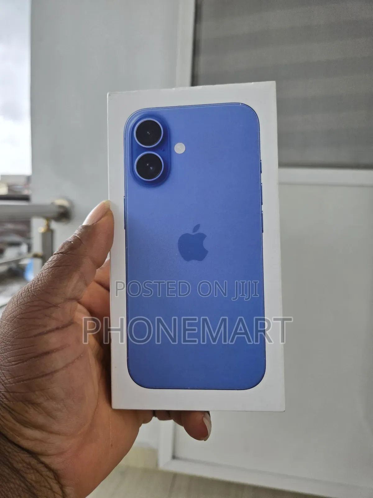 New Apple iPhone 16 256 GB Blue