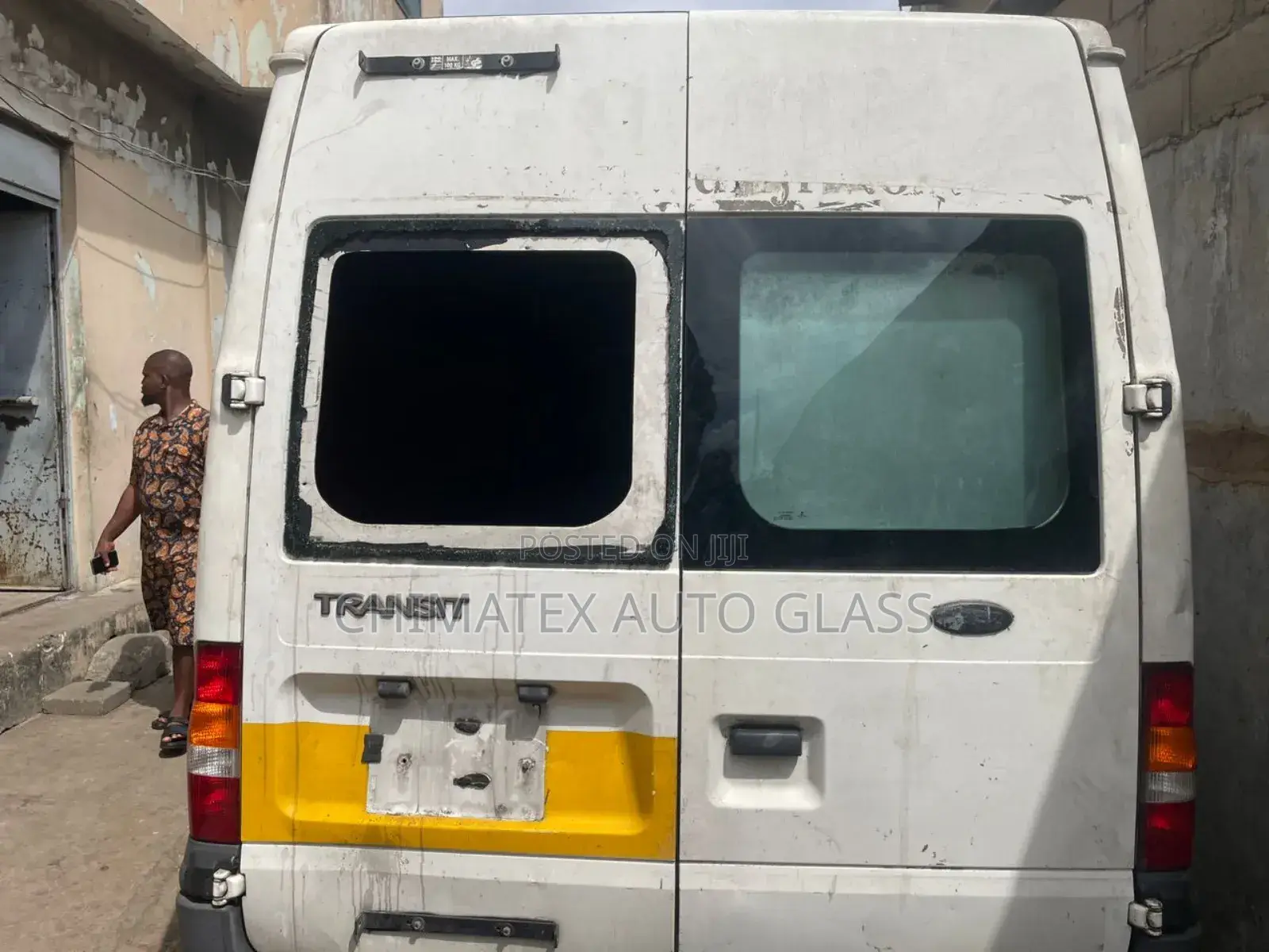 Call for Your Windscreen Glass for Ford Transit Bus