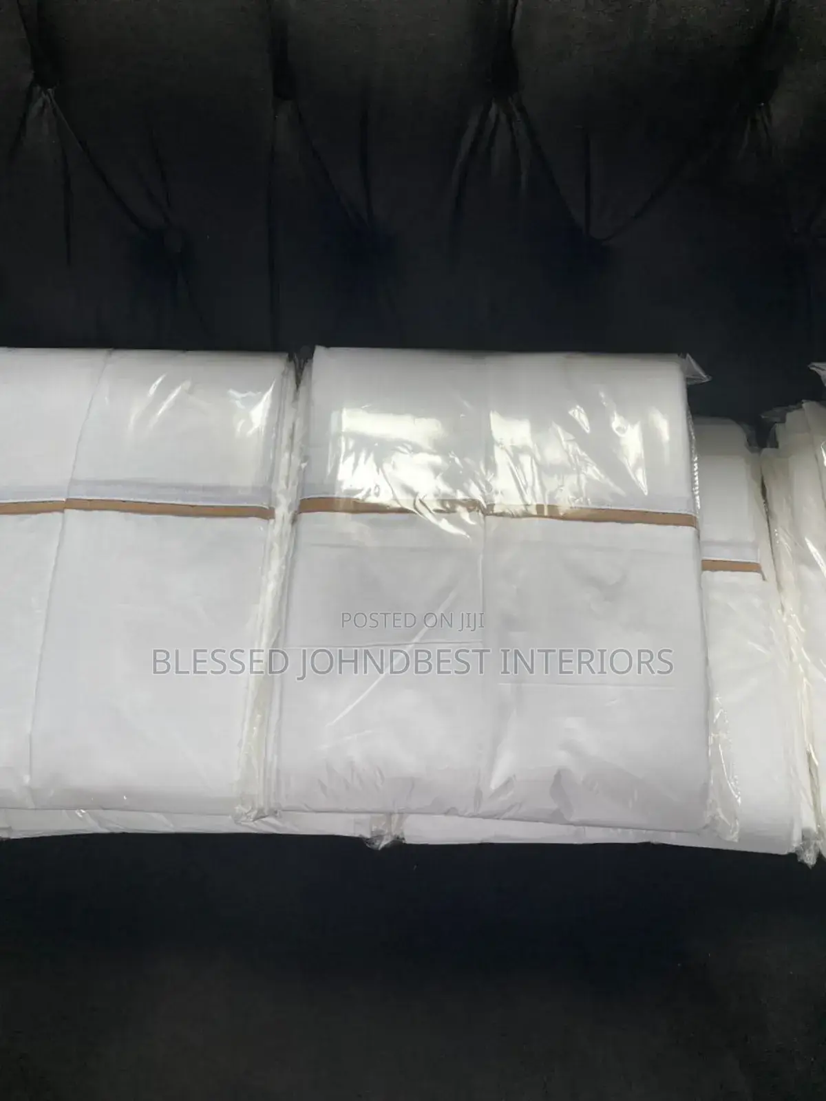 Duvet Cover and Bedsheet With 4 Pillowcases