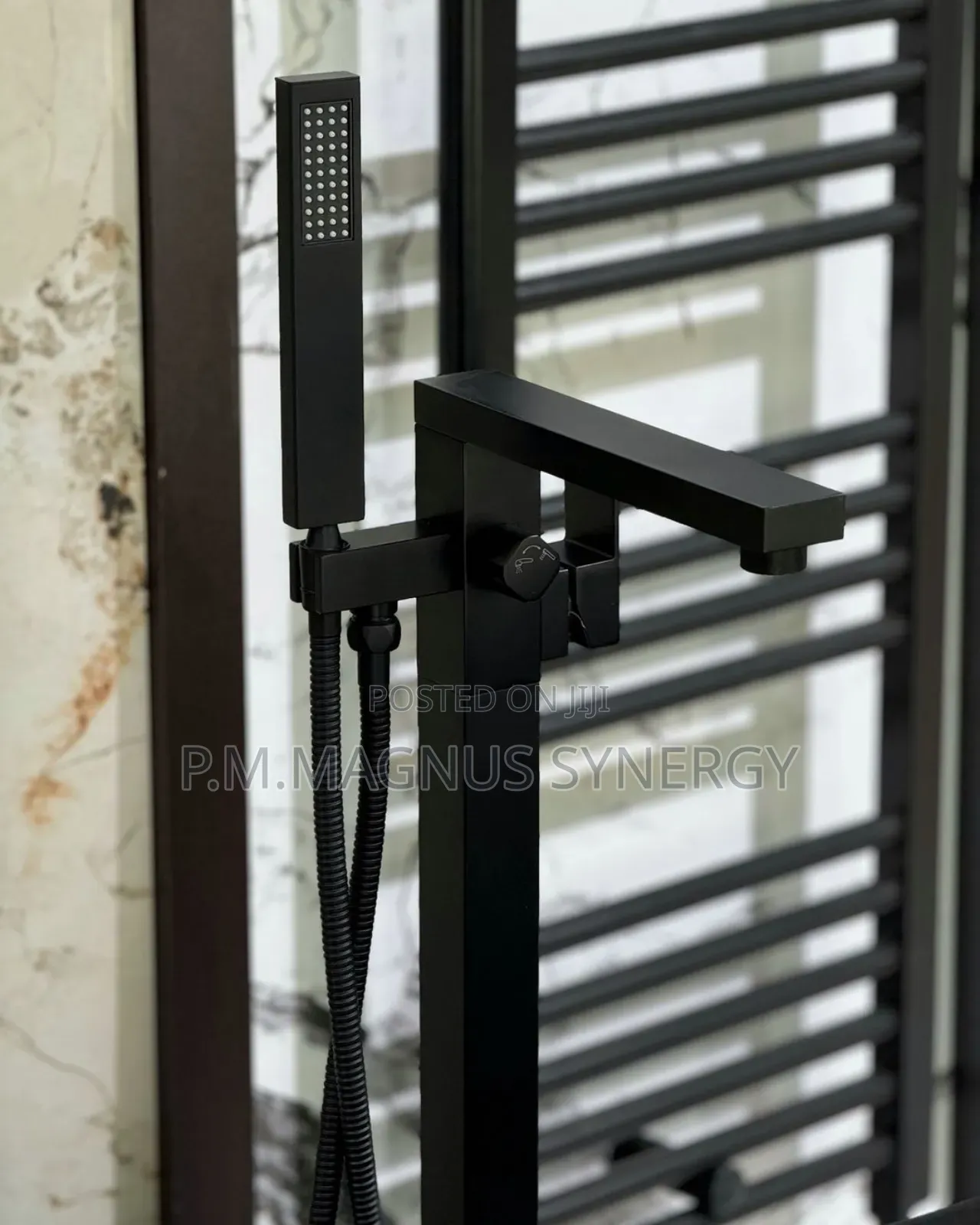 England Standard Black Shower Bath Tob.