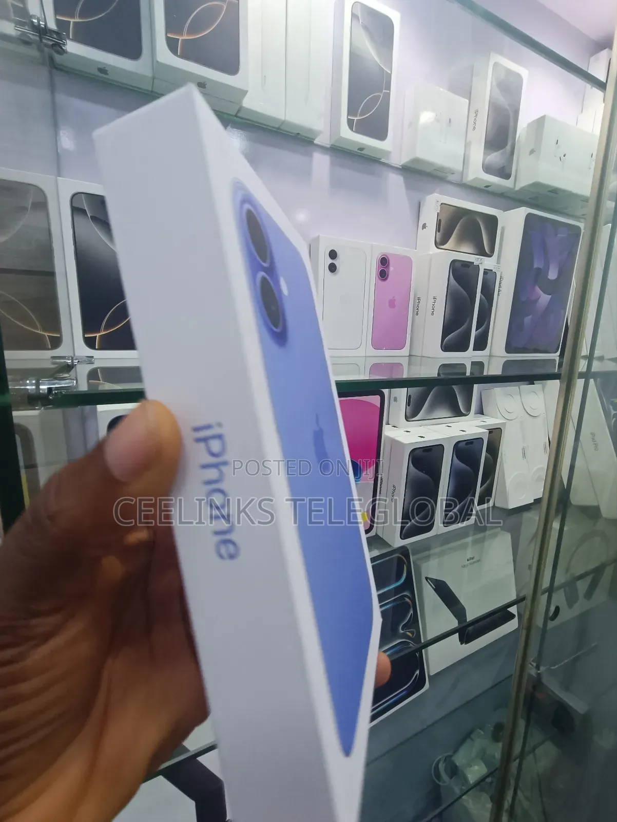 New Apple iPhone 16 128 GB Blue
