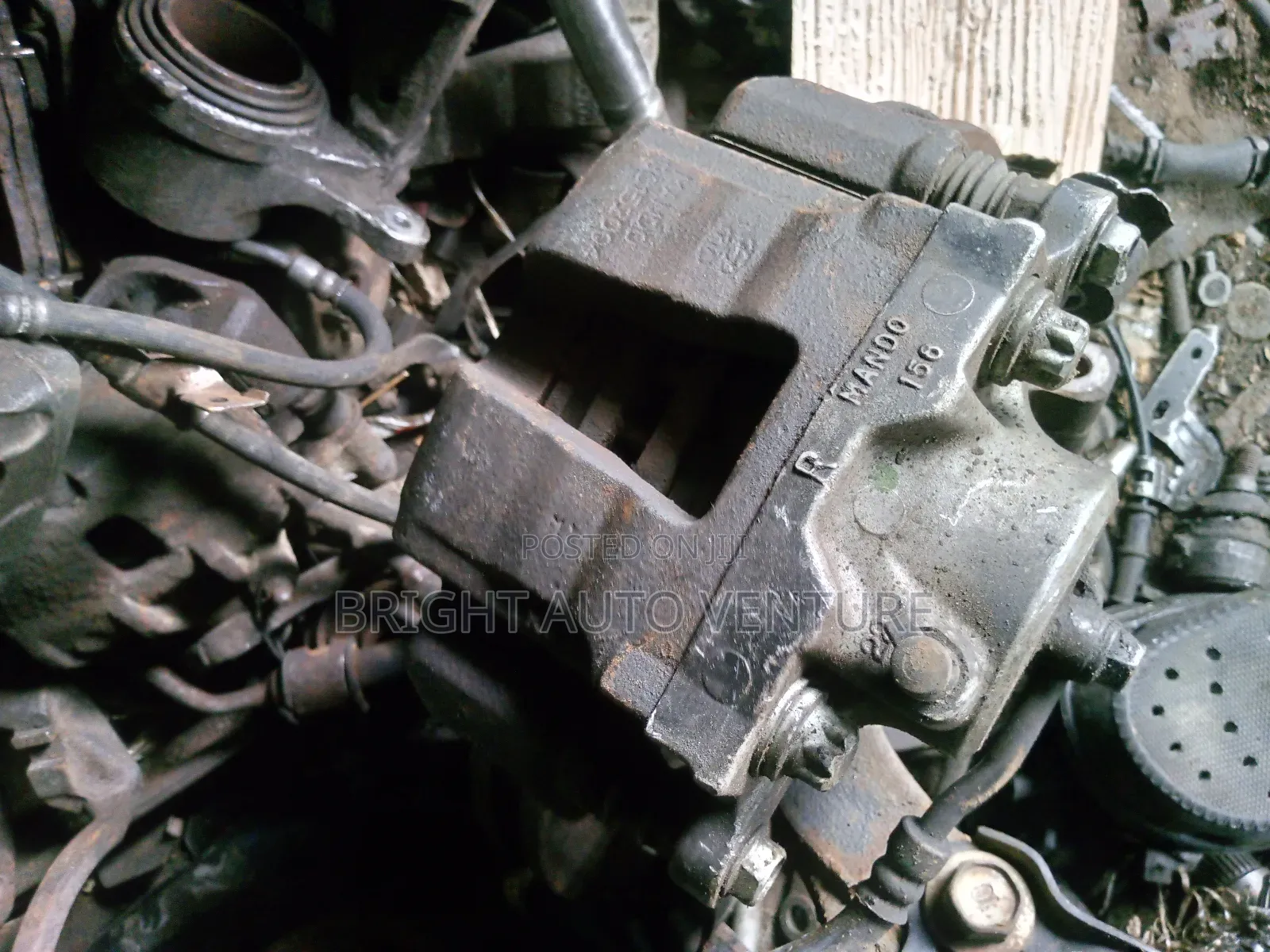 The 2 Front Hub for Hyundai Sonata 2012,