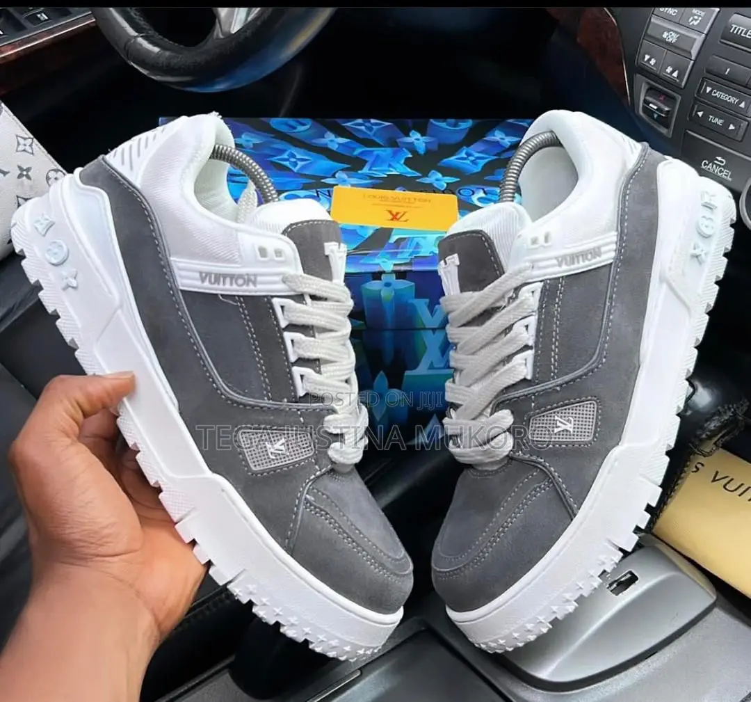 Louis Vuitton Unisex Sneakers