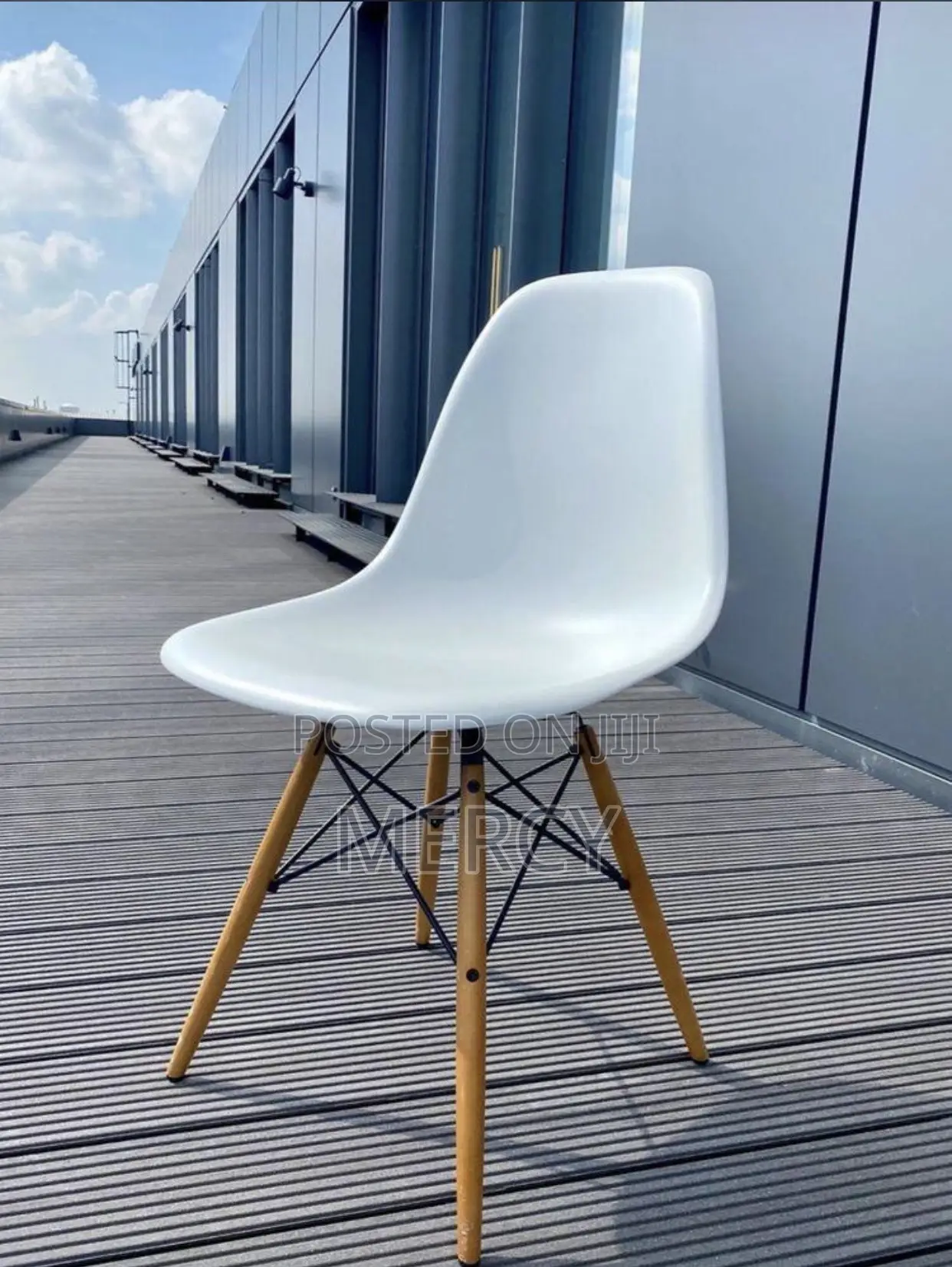 Restaurant Chairs With Wooden Legs