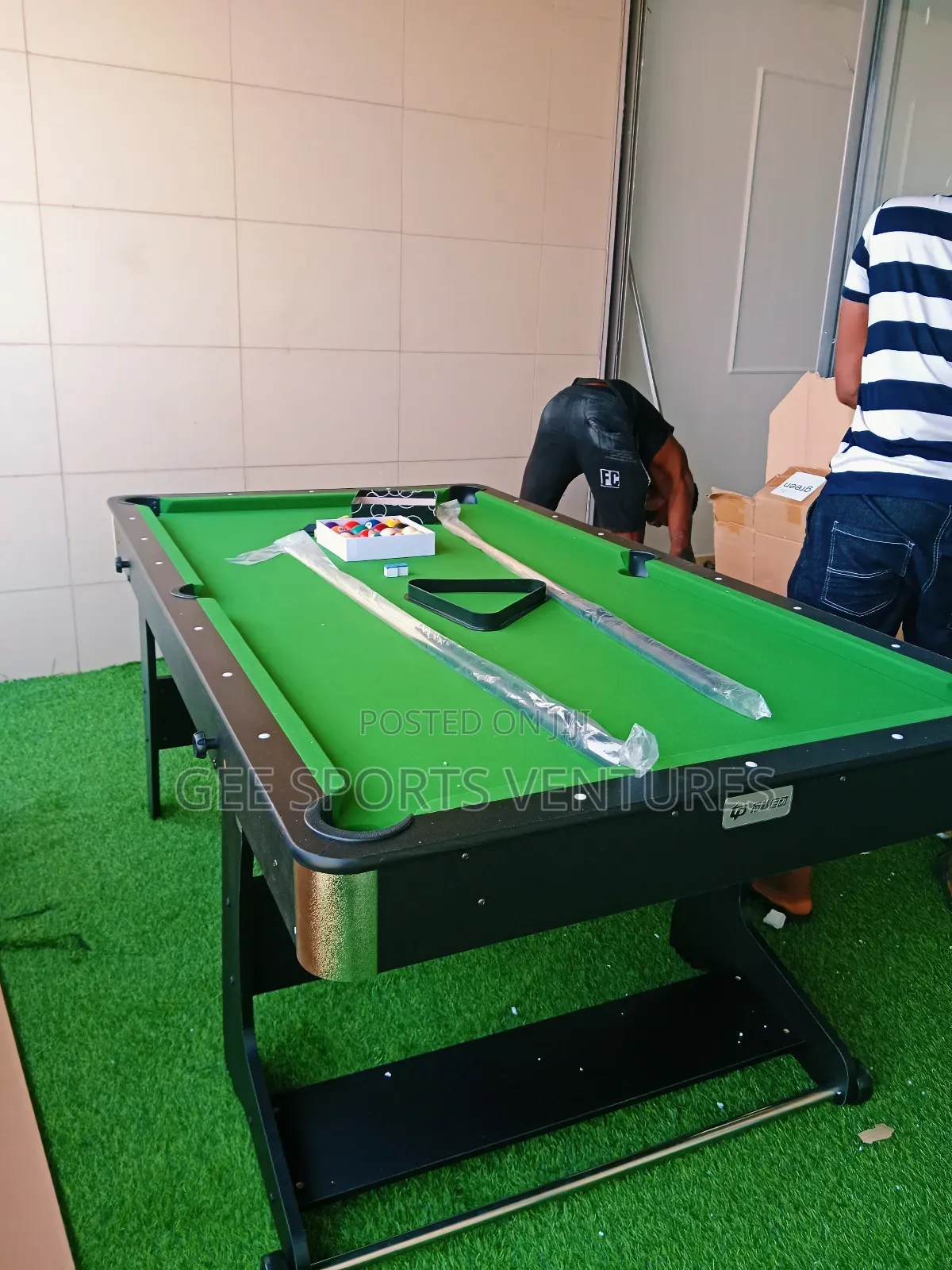 6ft Clean Foldable Snooker Table