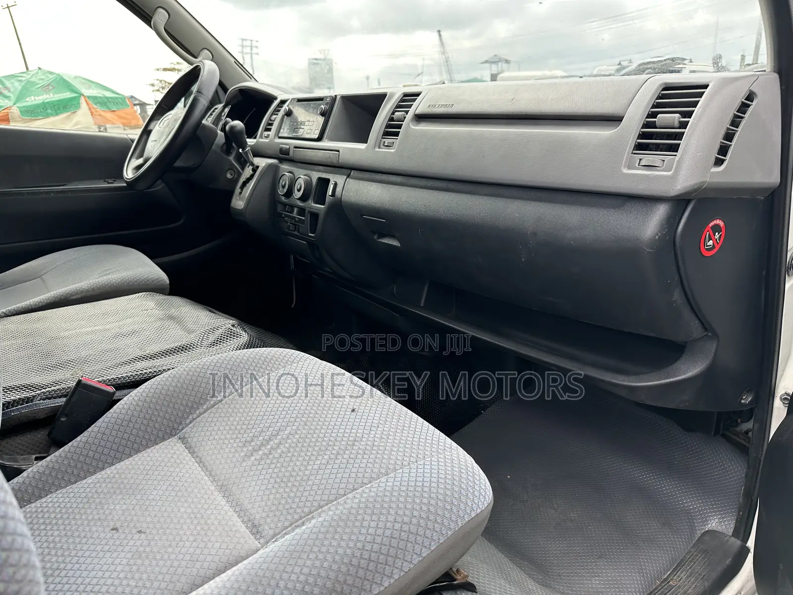 Toyota HiAce 2016 White
