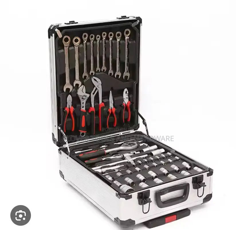 187 Piece Tool Kit With Rolling Tool Box
