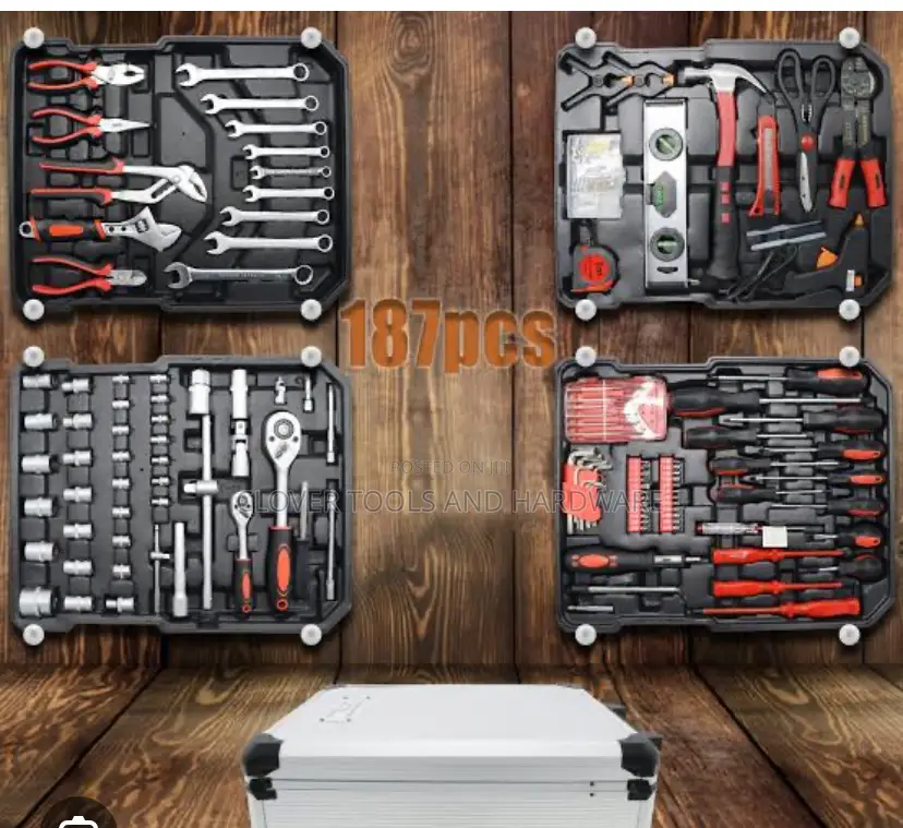 187 Piece Tool Kit With Rolling Tool Box