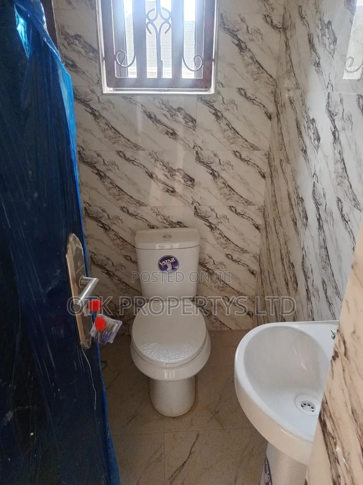 Furnished 2bdrm Block of Flats in Fo1, Kubwa for rent