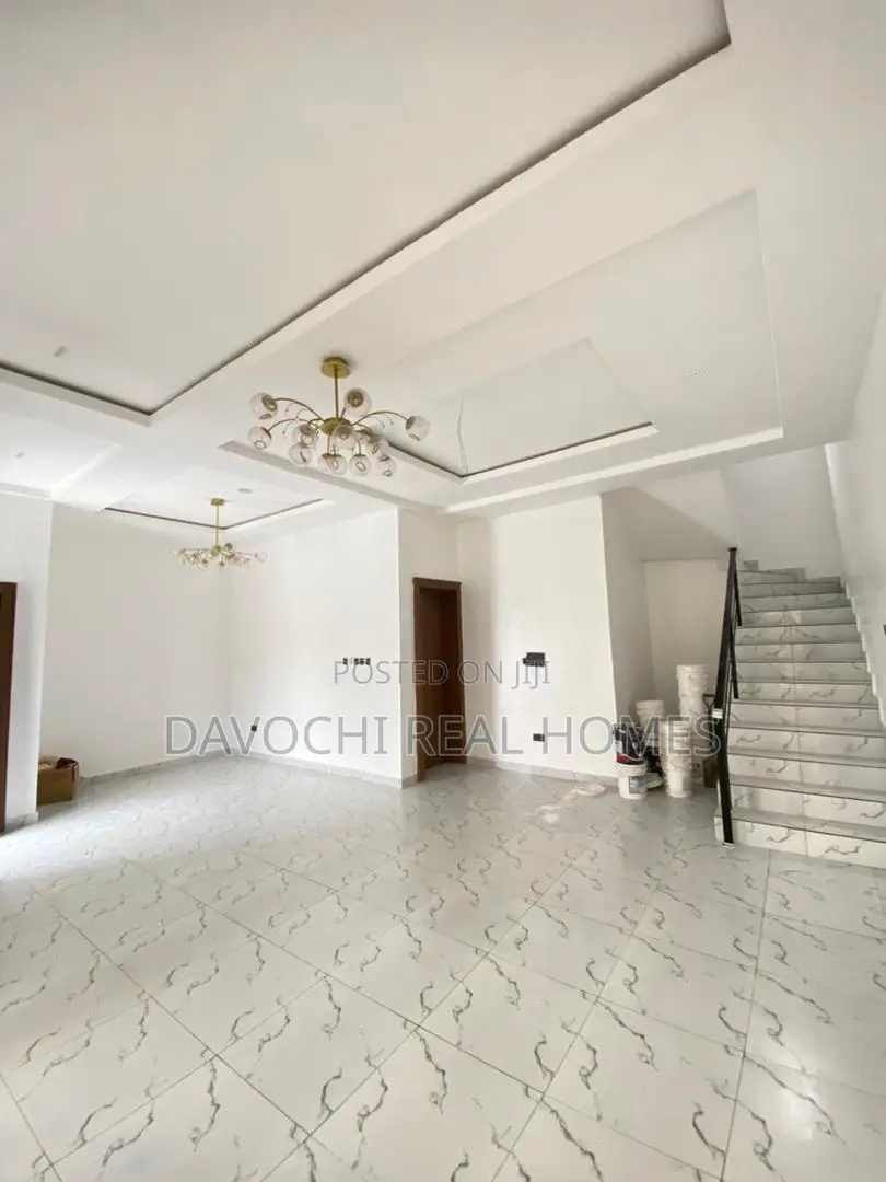 4bdrm Duplex in Lekki Phase 2 for sale