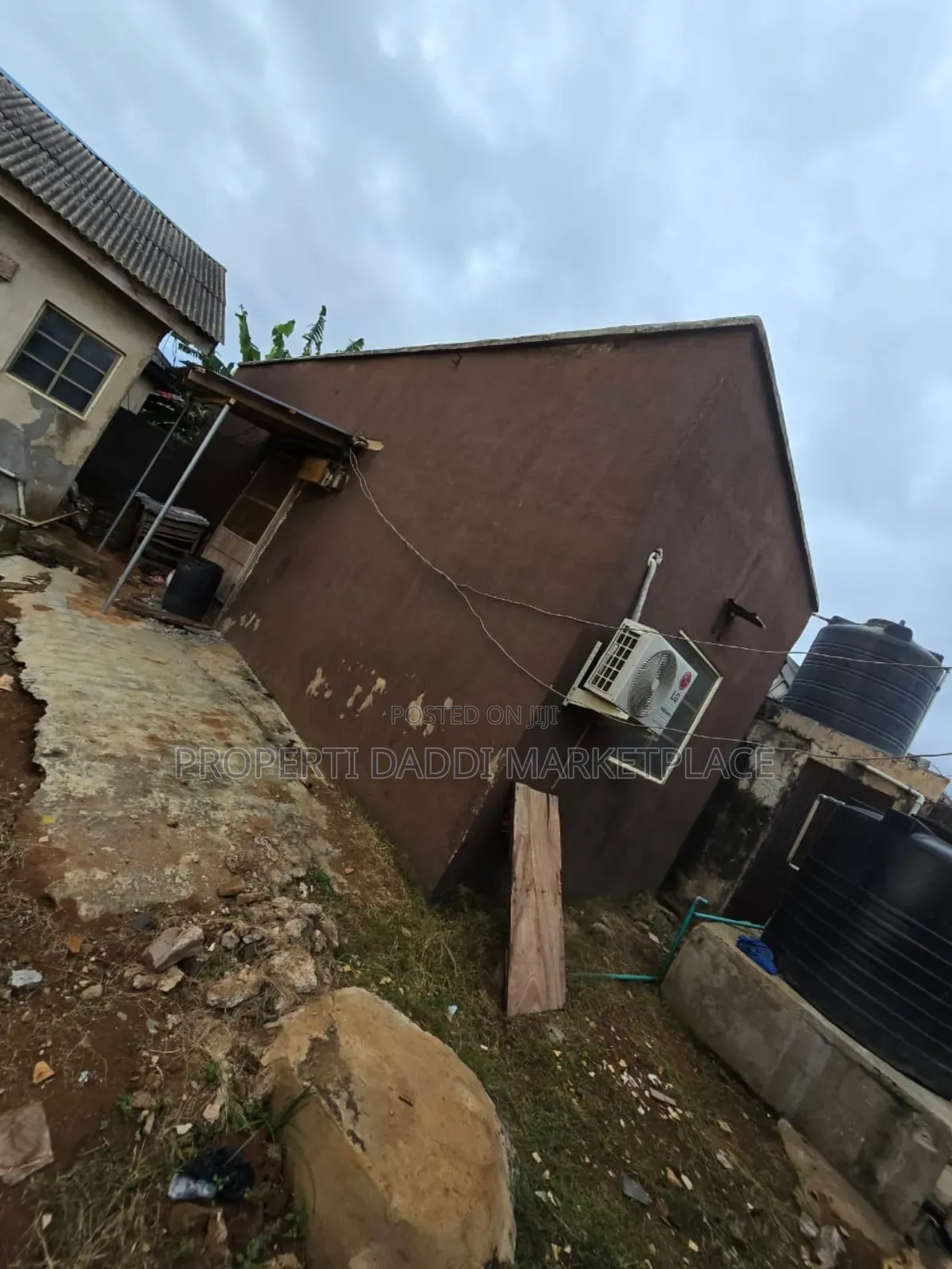 6bdrm Block of Flats in Greenlight Estate, Ayobo for sale