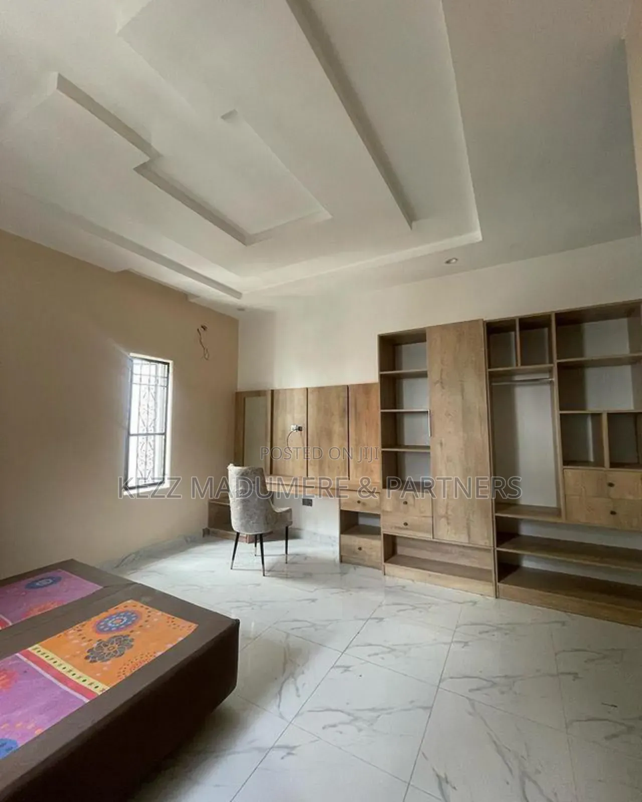 5bdrm Duplex in Apo , Abuja , Fct for sale