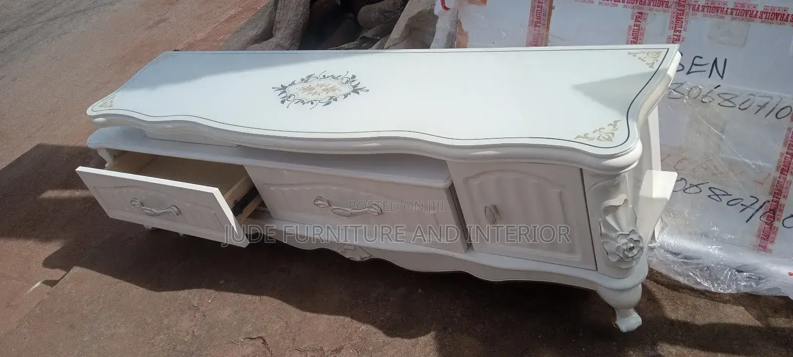 High Grade Tv Stand
