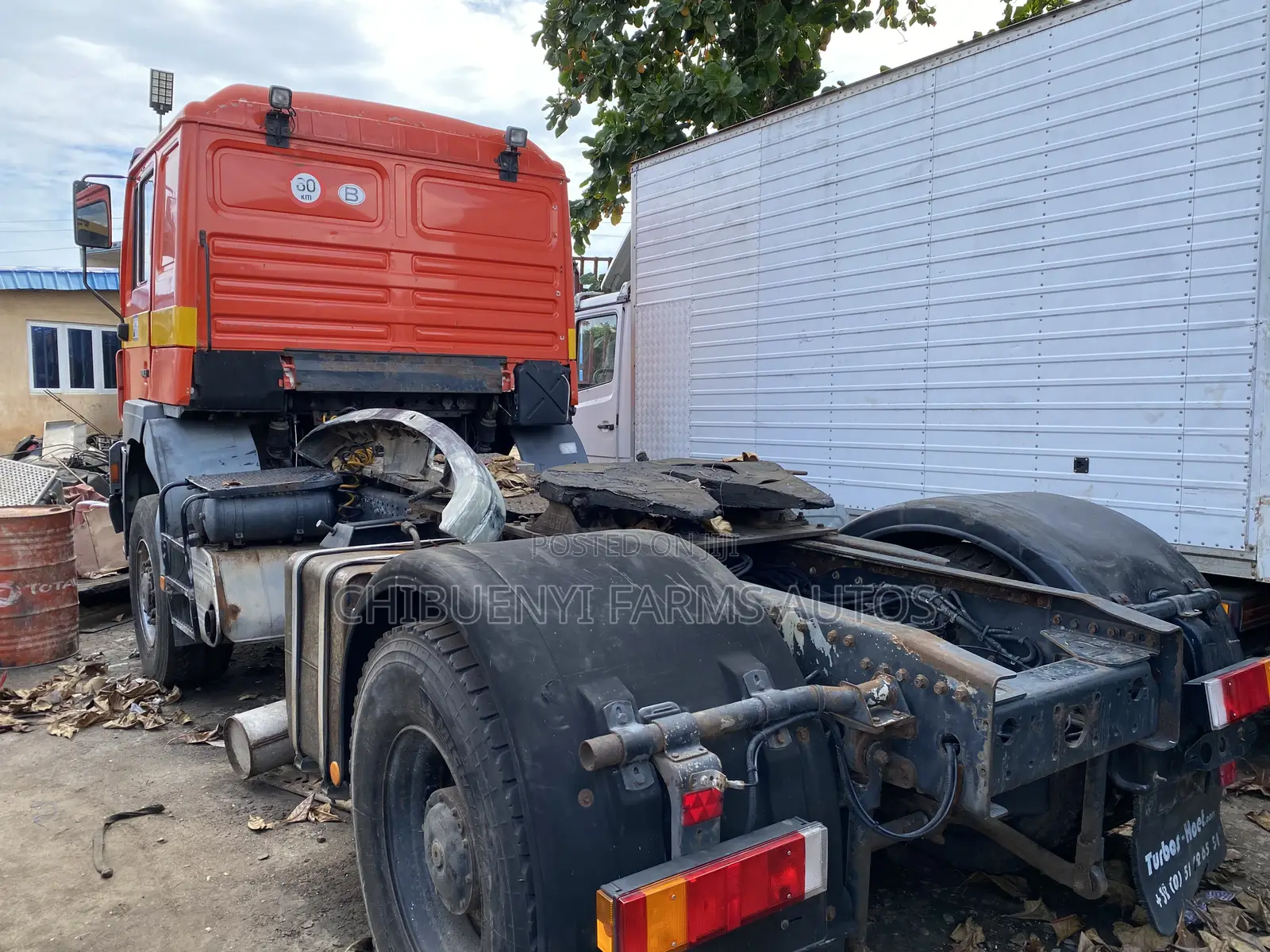 MAN DIESEL TRACTOR HEAD - 6 Tyres (Auxiliary)
