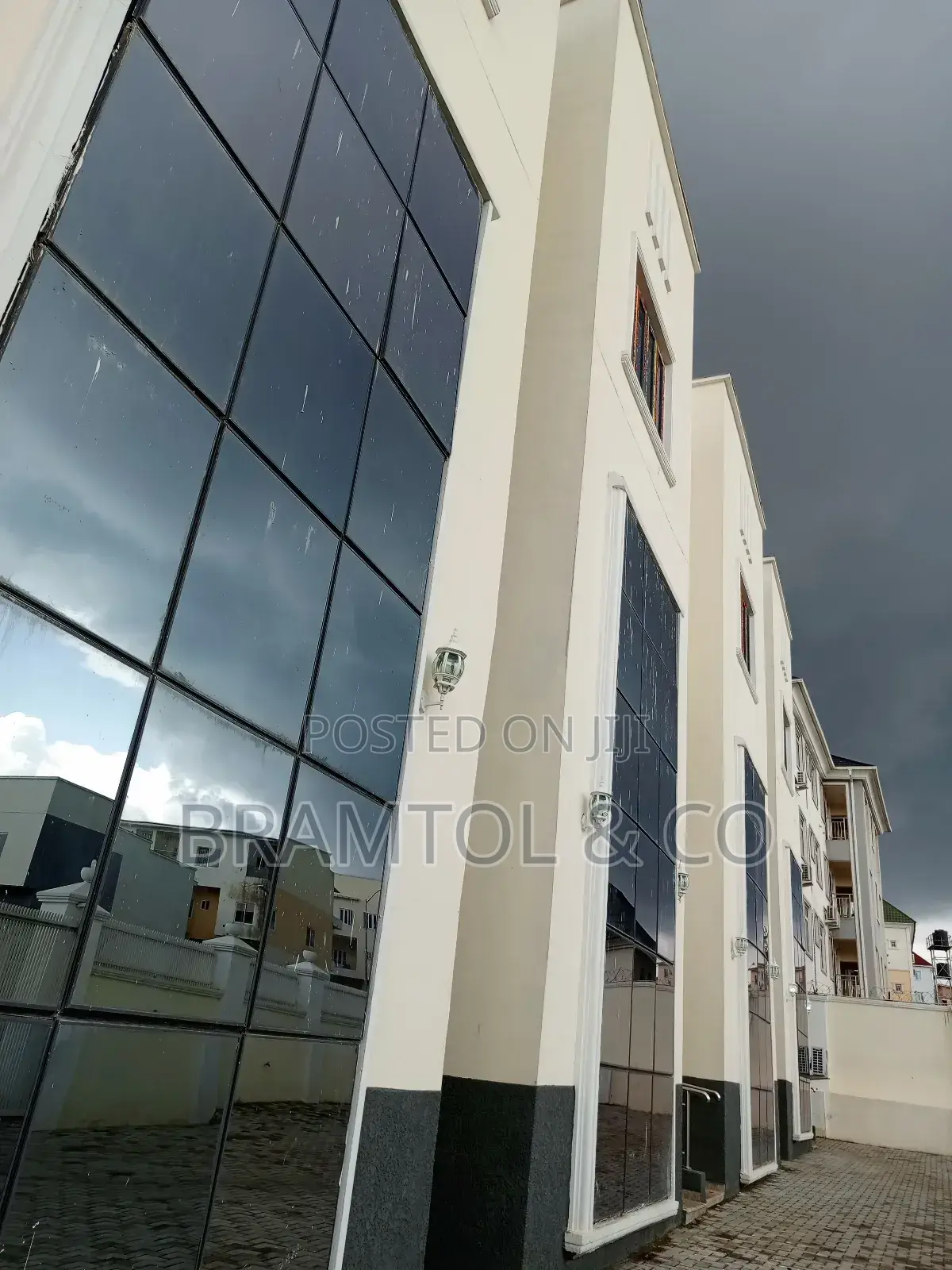 5bdrm Townhouse / Terrace in Wuye for rent
